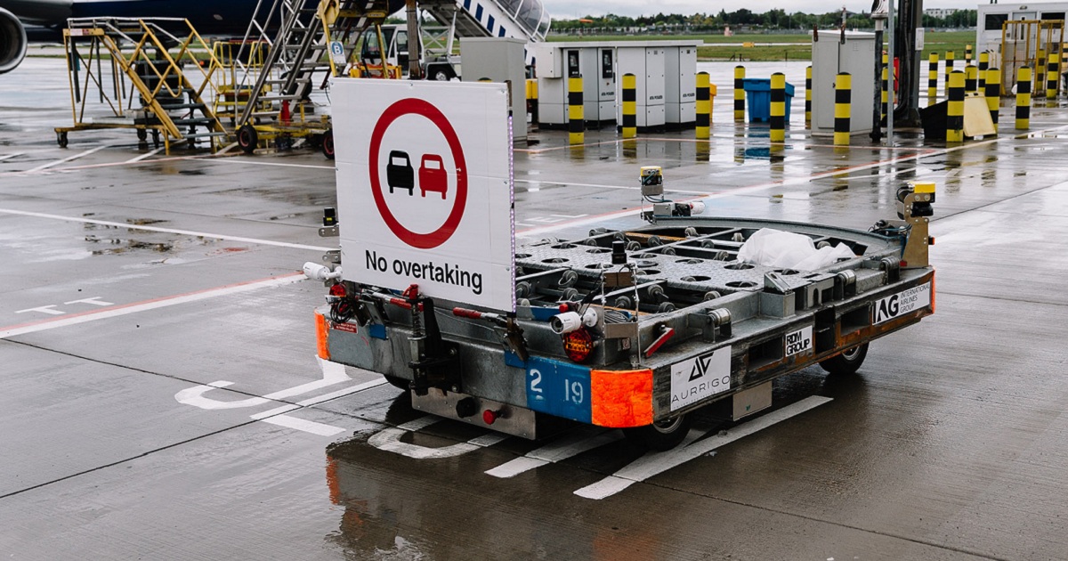 Autonomous baggage vehicles will drive down airport CO2