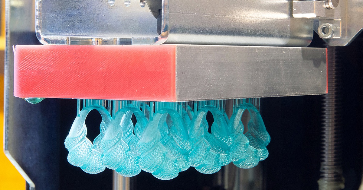 AN INTRODUCTION TO ADDITIVE MANUFACTURING TECHNIQUES